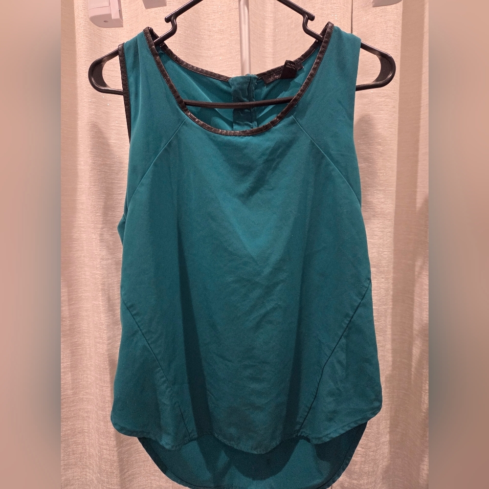 Chic Teal Sleeveless Tank Top